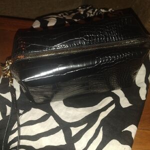 XOXO Black Embossed Patterned Travel Wristlet NWT